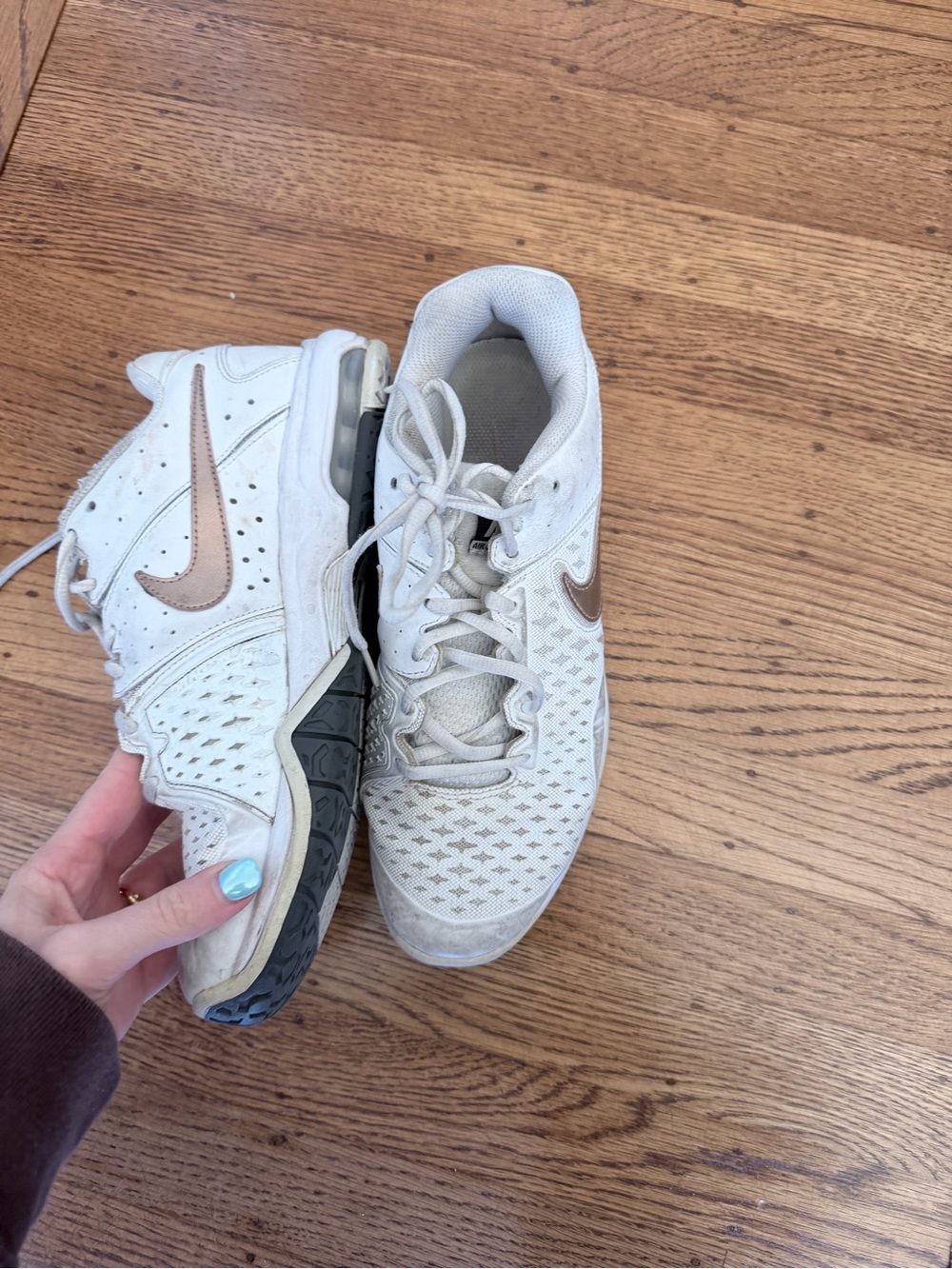 Nike Women's White Sneakers - Nike airs
